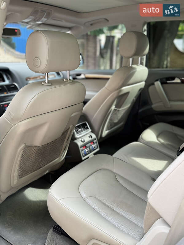 Внедорожник / Кроссовер Audi Q7 2013 в Тернополе