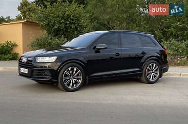 Внедорожник / Кроссовер Audi Q7 2018 в 