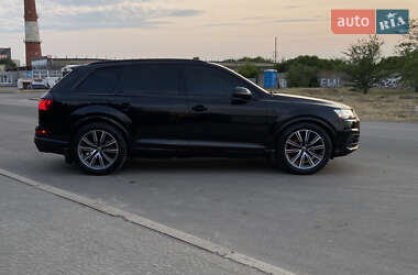 Внедорожник / Кроссовер Audi Q7 2018 в 