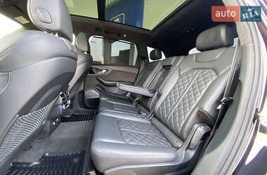 Внедорожник / Кроссовер Audi Q7 2018 в 