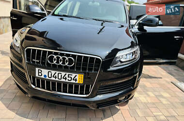 Внедорожник / Кроссовер Audi Q7 2015 в 