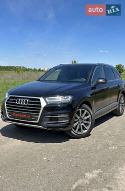 Внедорожник / Кроссовер Audi Q7 2019 в 