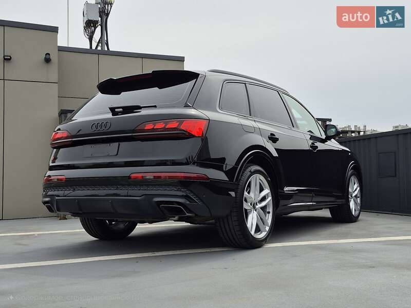 Позашляховик / Кросовер Audi Q7 2024 в Києві