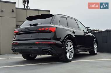Внедорожник / Кроссовер Audi Q7 2024 в 