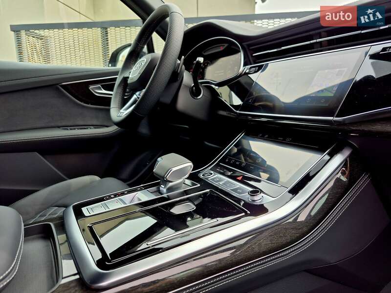 Позашляховик / Кросовер Audi Q7 2024 в Києві