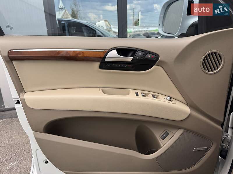 Внедорожник / Кроссовер Audi Q7 2015 в Тернополе