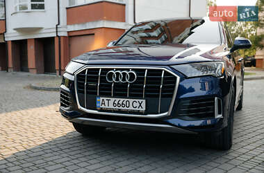 Позашляховик / Кросовер Audi Q7 2021 в 