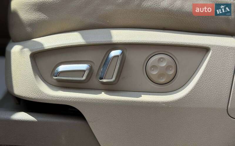 Позашляховик / Кросовер Audi Q7 2013 в Чернівцях