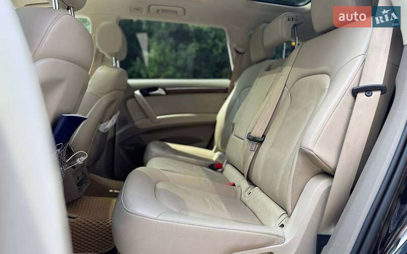 Позашляховик / Кросовер Audi Q7 2013 в Чернівцях