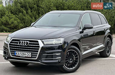 Внедорожник / Кроссовер Audi Q7 2017 в 