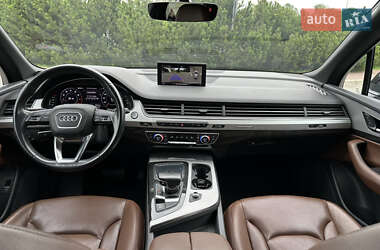 Внедорожник / Кроссовер Audi Q7 2017 в 