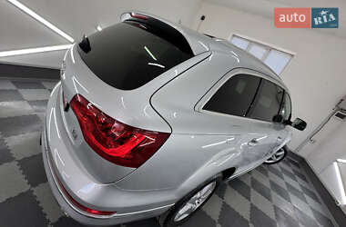 Позашляховик / Кросовер Audi Q7 2013 в 