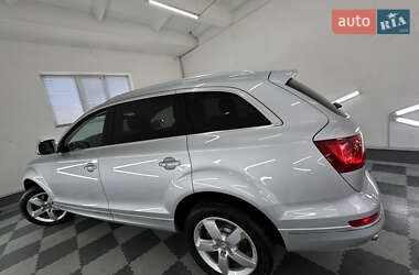 Позашляховик / Кросовер Audi Q7 2013 в 