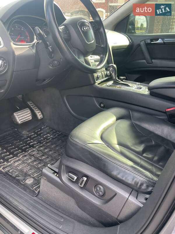 Позашляховик / Кросовер Audi Q7 2009 в Києві