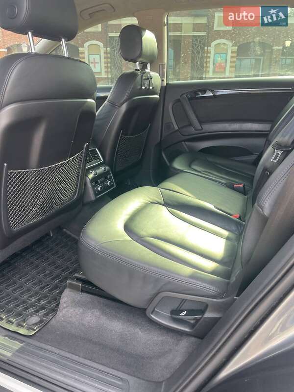 Позашляховик / Кросовер Audi Q7 2009 в Києві