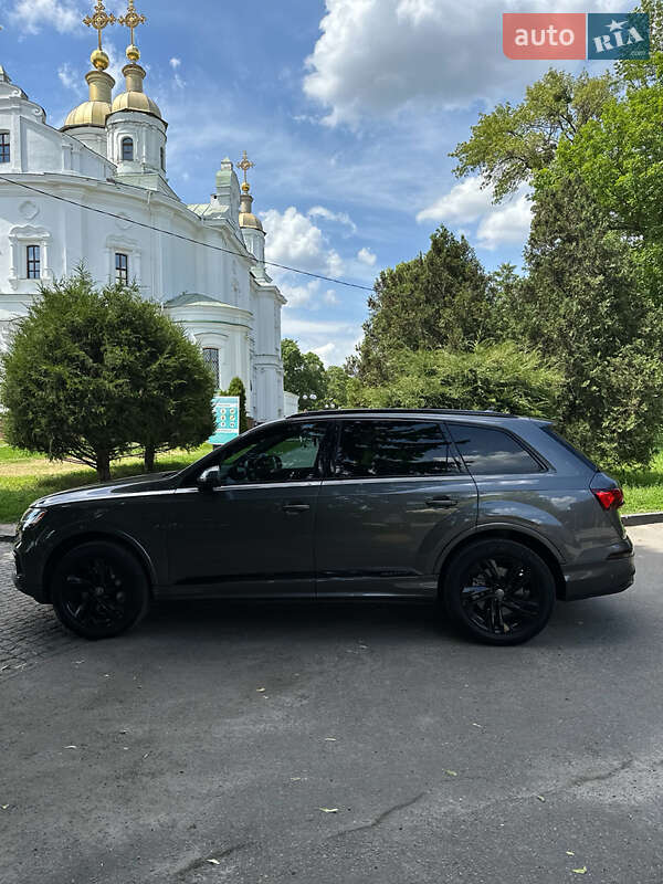 Внедорожник / Кроссовер Audi Q7 2020 в Полтаве