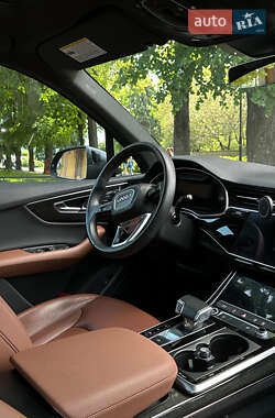 Внедорожник / Кроссовер Audi Q7 2020 в 