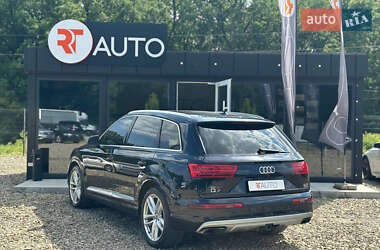 Позашляховик / Кросовер Audi Q7 2016 в 
