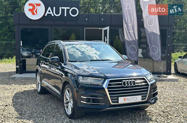 Позашляховик / Кросовер Audi Q7 2016 в 
