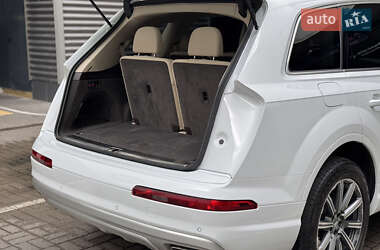 Внедорожник / Кроссовер Audi Q7 2018 в 