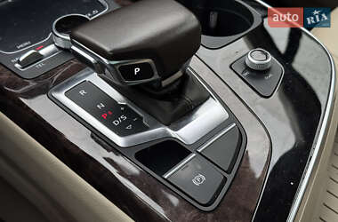 Внедорожник / Кроссовер Audi Q7 2018 в 