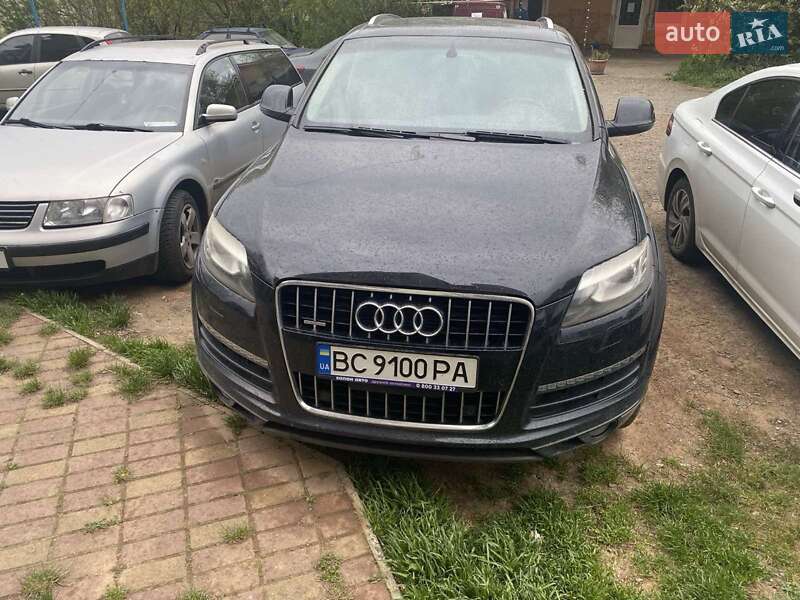 Внедорожник / Кроссовер Audi Q7 2010 в 