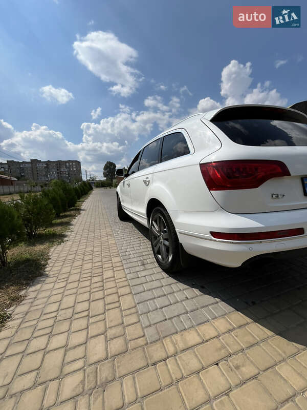 Внедорожник / Кроссовер Audi Q7 2011 в Александрие