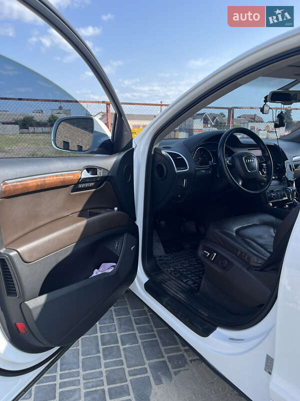Внедорожник / Кроссовер Audi Q7 2011 в Александрие