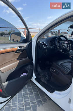 Внедорожник / Кроссовер Audi Q7 2011 в 