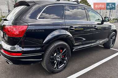 Внедорожник / Кроссовер Audi Q7 2015 в 