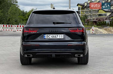 Внедорожник / Кроссовер Audi Q7 2016 в 