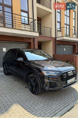 Внедорожник / Кроссовер Audi Q7 2020 в 