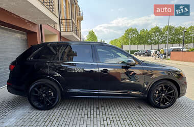 Внедорожник / Кроссовер Audi Q7 2020 в 