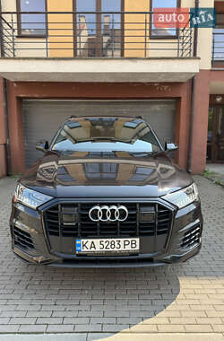Внедорожник / Кроссовер Audi Q7 2020 в 