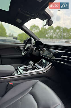 Внедорожник / Кроссовер Audi Q7 2020 в 