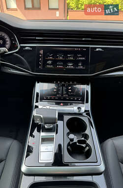Внедорожник / Кроссовер Audi Q7 2020 в 