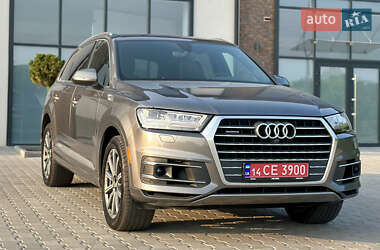 Внедорожник / Кроссовер Audi Q7 2017 в 