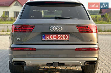 Внедорожник / Кроссовер Audi Q7 2017 в 