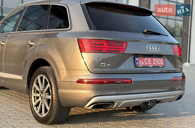 Внедорожник / Кроссовер Audi Q7 2017 в 