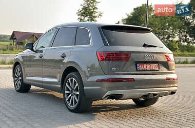 Внедорожник / Кроссовер Audi Q7 2017 в 