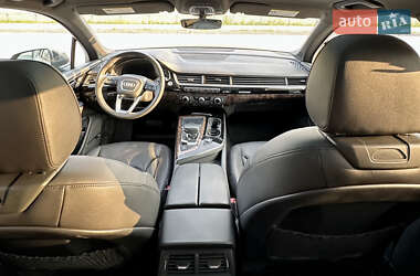 Внедорожник / Кроссовер Audi Q7 2017 в 