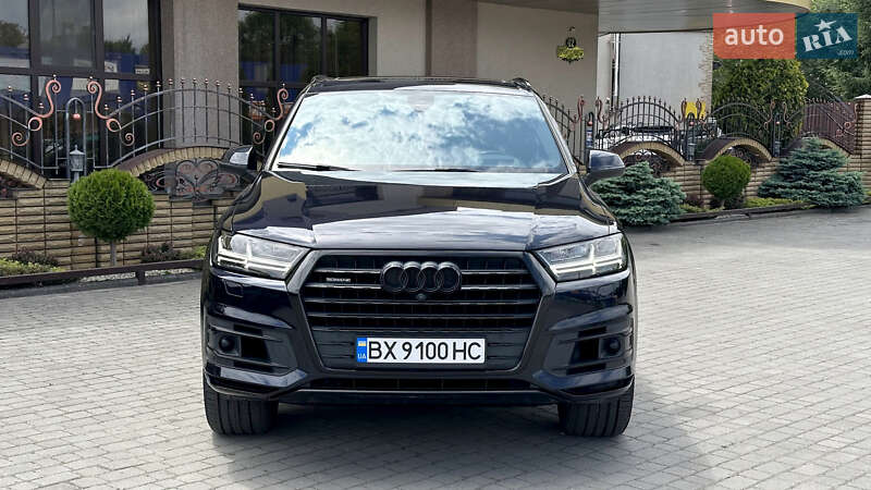 Внедорожник / Кроссовер Audi Q7 2016 в 