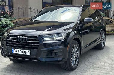 Внедорожник / Кроссовер Audi Q7 2016 в 