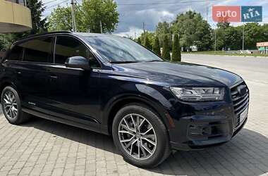 Внедорожник / Кроссовер Audi Q7 2016 в 