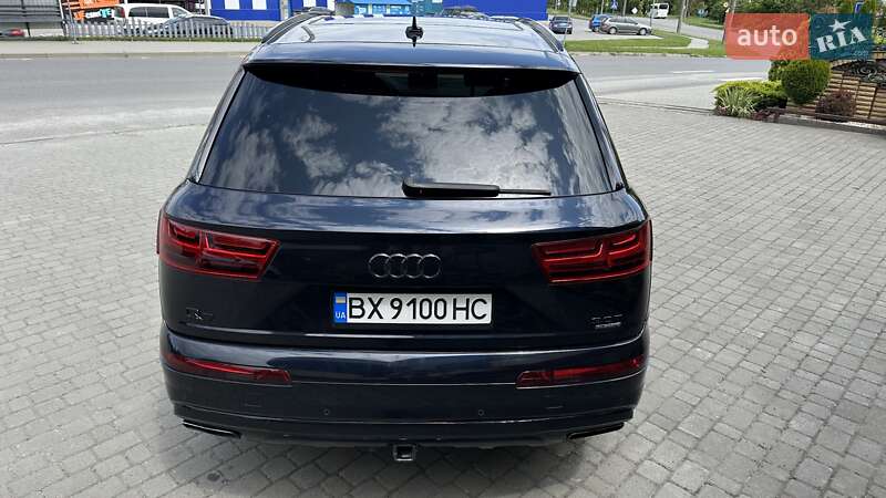Внедорожник / Кроссовер Audi Q7 2016 в Шепетовке