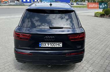 Внедорожник / Кроссовер Audi Q7 2016 в 