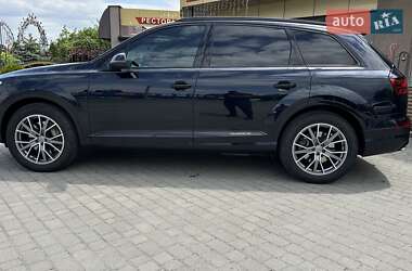 Внедорожник / Кроссовер Audi Q7 2016 в 