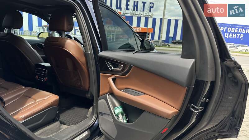 Внедорожник / Кроссовер Audi Q7 2016 в Шепетовке