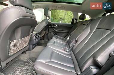 Внедорожник / Кроссовер Audi Q7 2015 в 