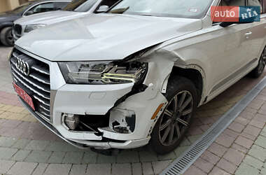 Внедорожник / Кроссовер Audi Q7 2016 в 
